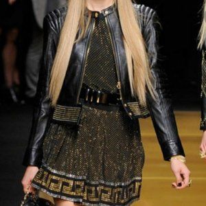 HP!!💃🏽RARE VERSACE X H&M SKIRT! (US 2)